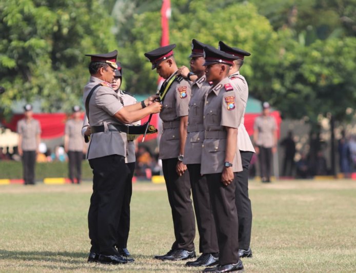 Kapolda Jatim Lantik 971 Bintara Remaja Lulusan SPN Polda Jatim